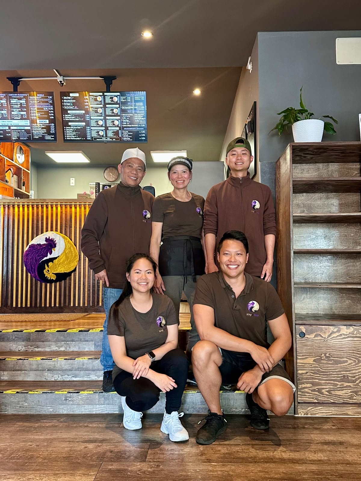 Das Team von Wing & Yang im Restaurant